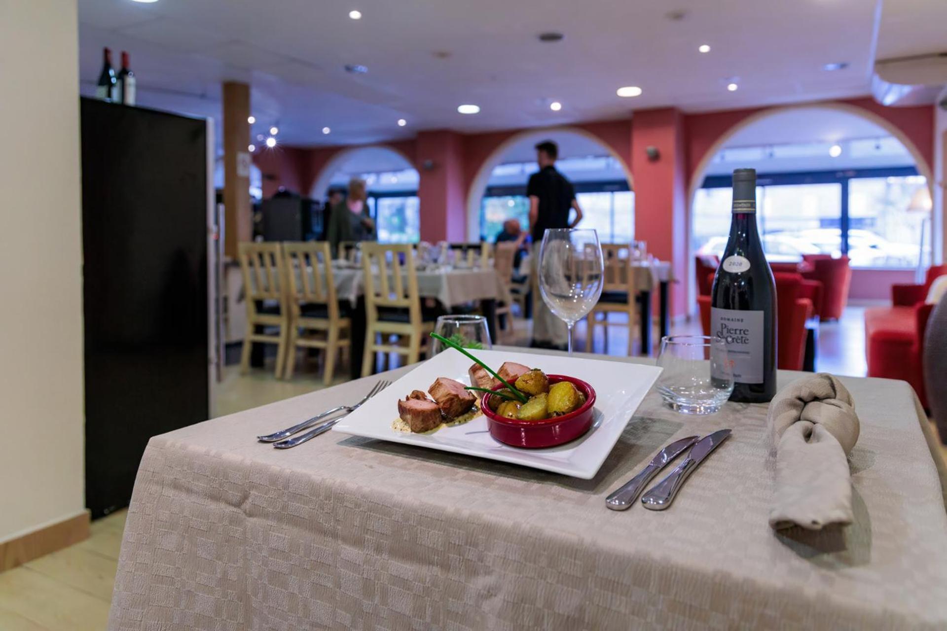 Logis Hotel Restaurant Auberge De La Xaintrie Saint-Privat  Dış mekan fotoğraf